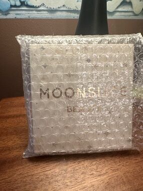 Moonslice  Beauty  blush palette - BNIP